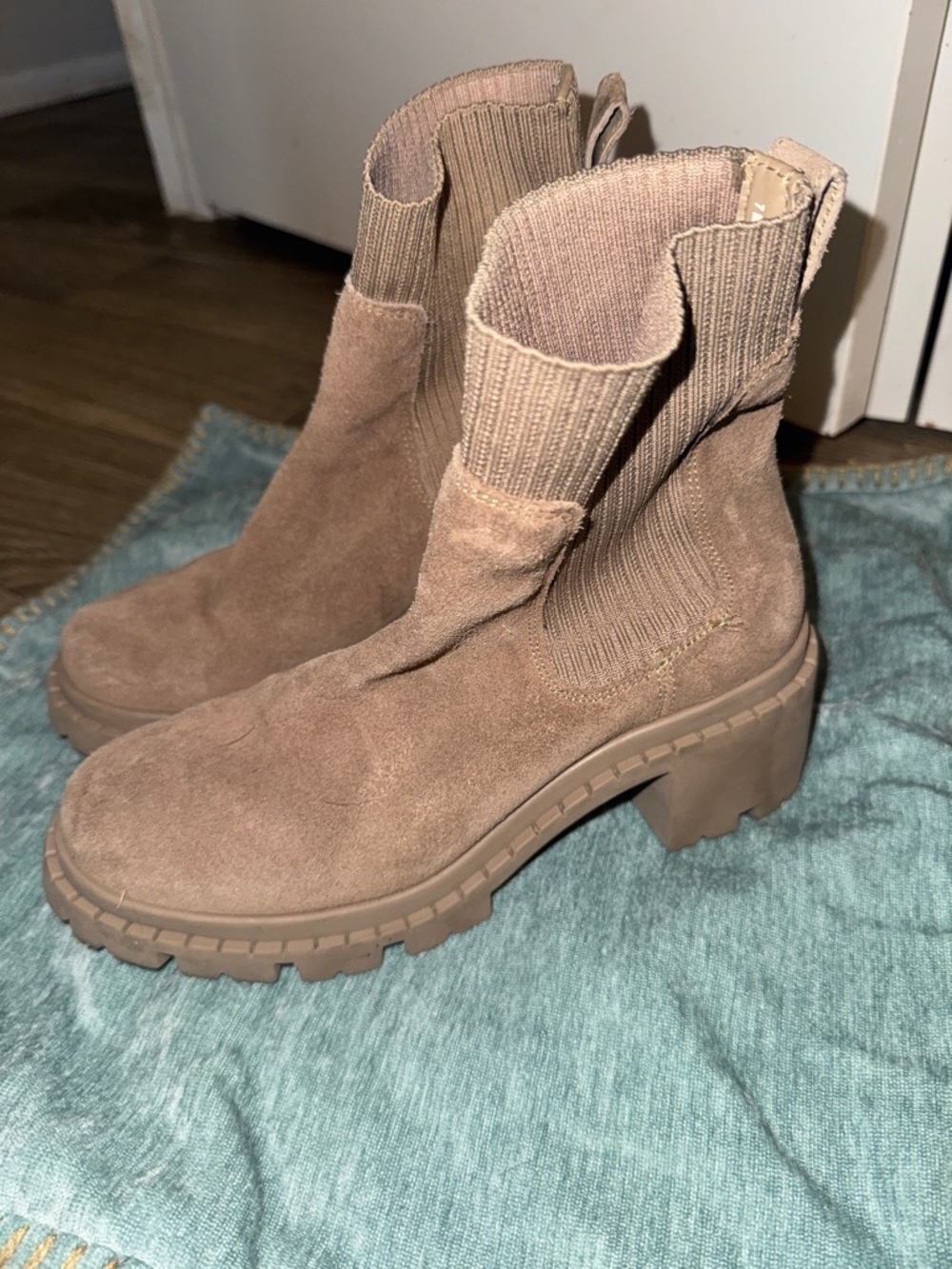Steve Madden Tan Suede Lug-Heel Chelsea Boots